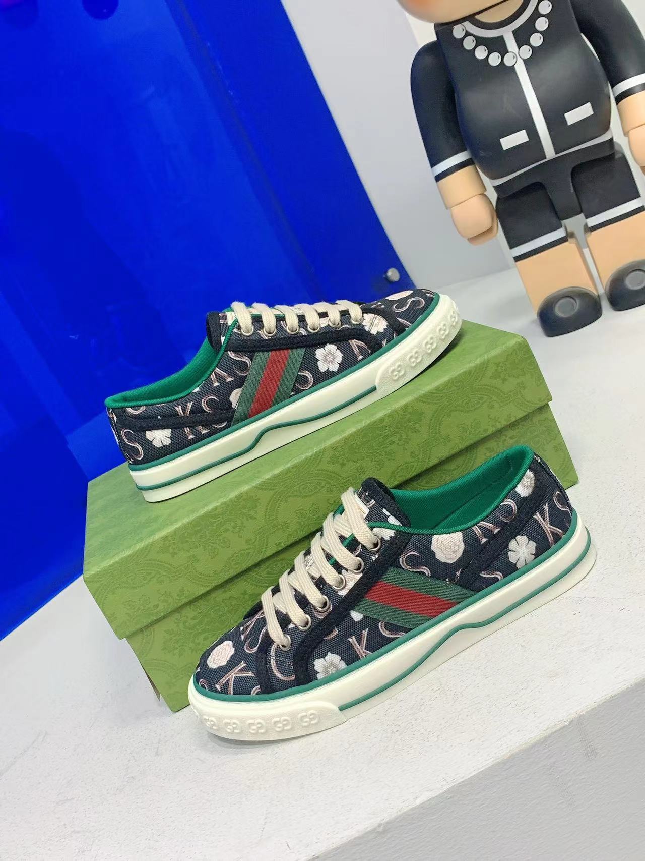 詳細な写真と価格については私に連絡してください。