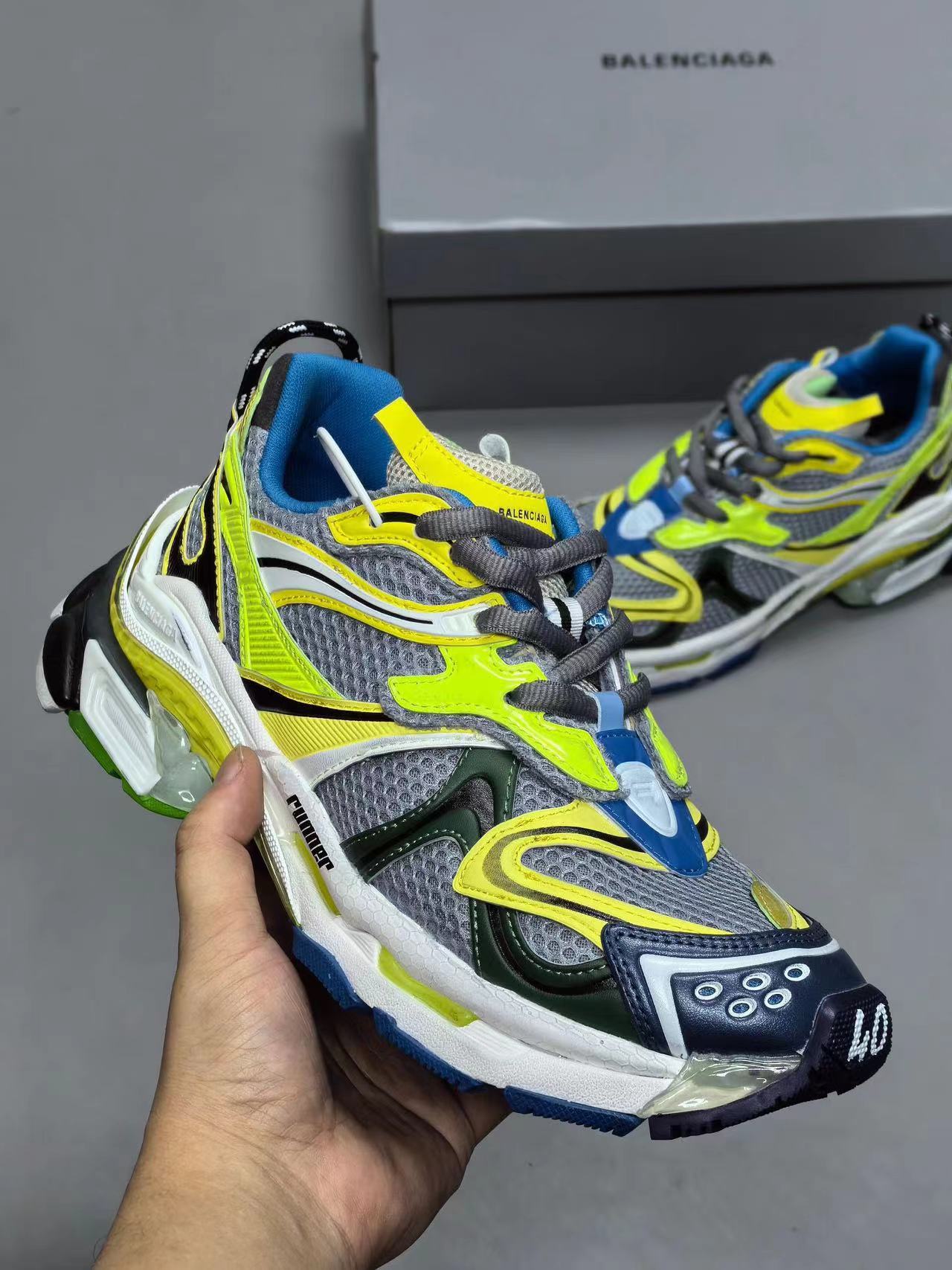 詳細な写真と価格については私に連絡してください。