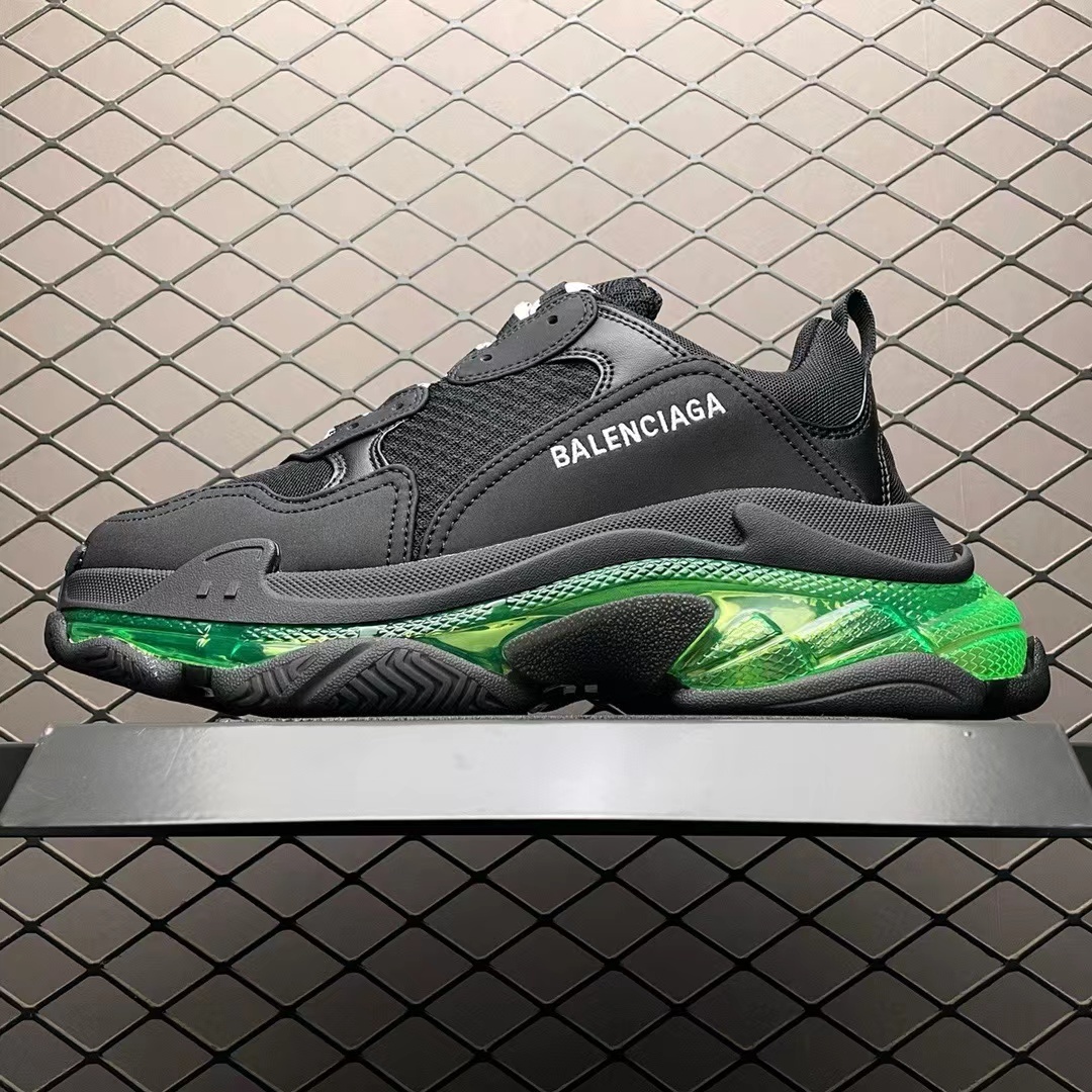 詳細な写真と価格については私に連絡してください。