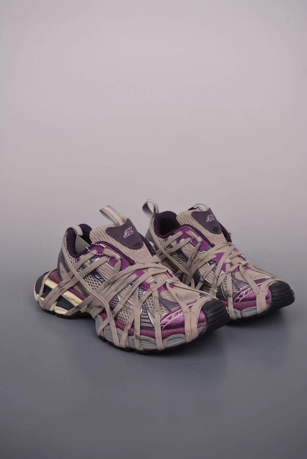 詳細な写真と価格については私に連絡してください。