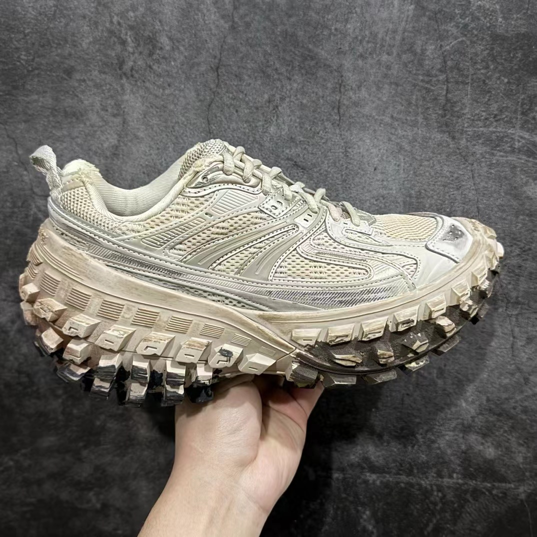 詳細な写真と価格については私に連絡してください。