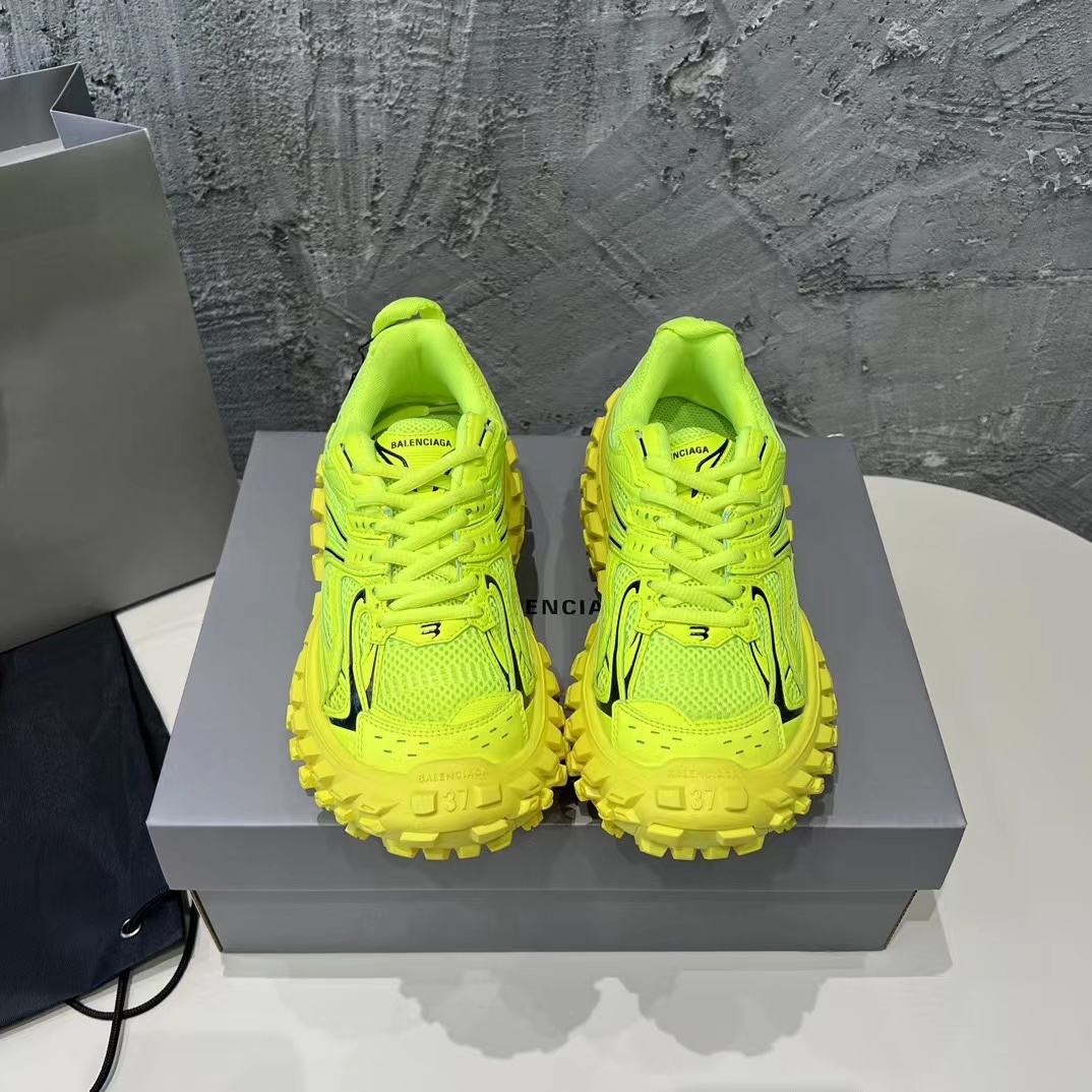 詳細な写真と価格については私に連絡してください。