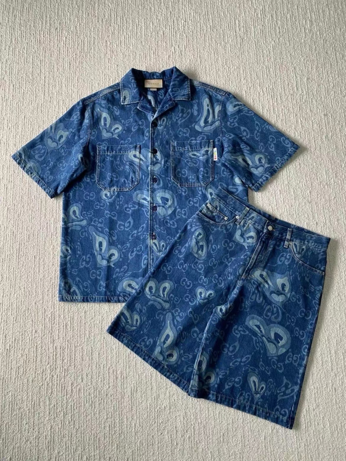 詳細な写真と価格については私に連絡してください。