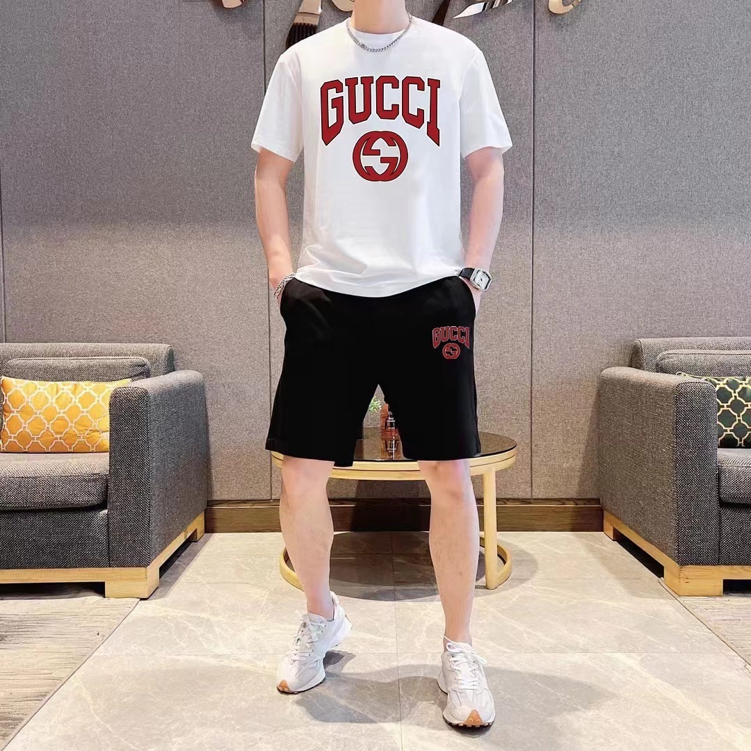 詳細な写真と価格については私に連絡してください。