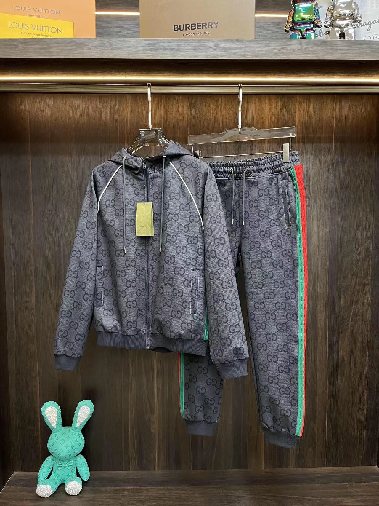 詳細な写真と価格については私に連絡してください。