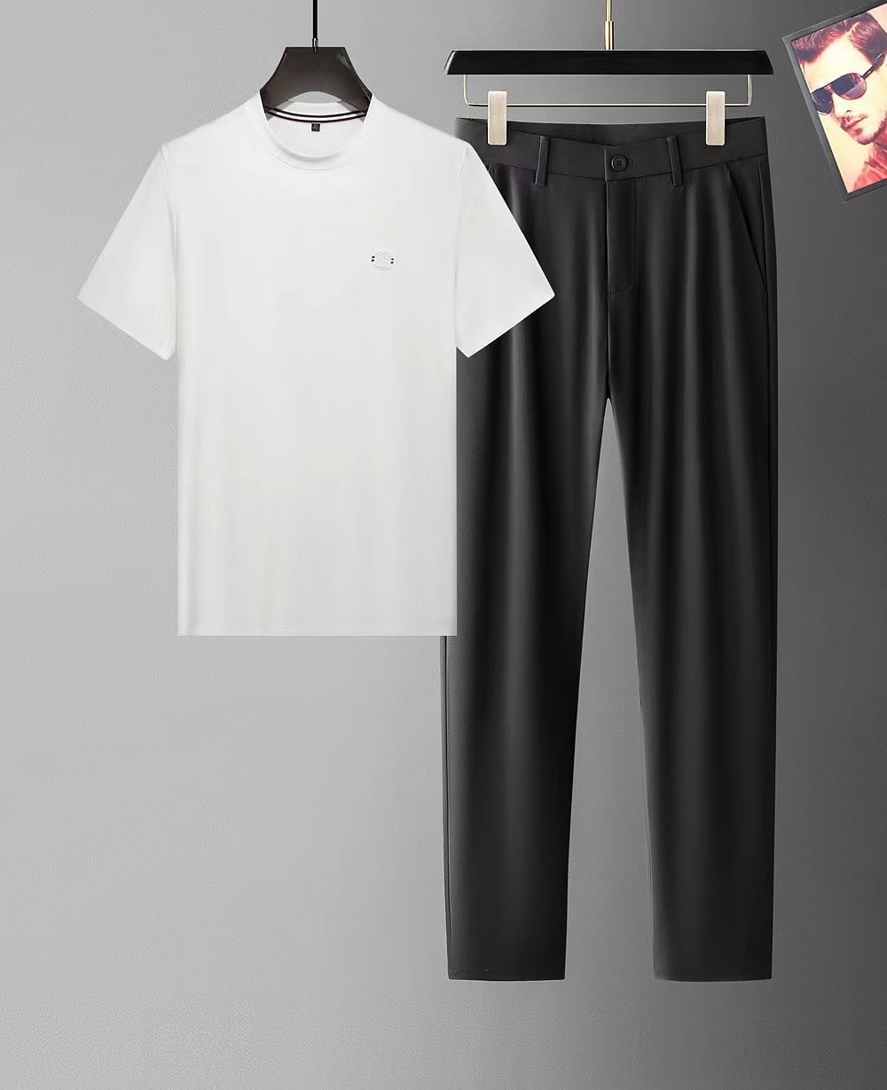 詳細な写真と価格については私に連絡してください。