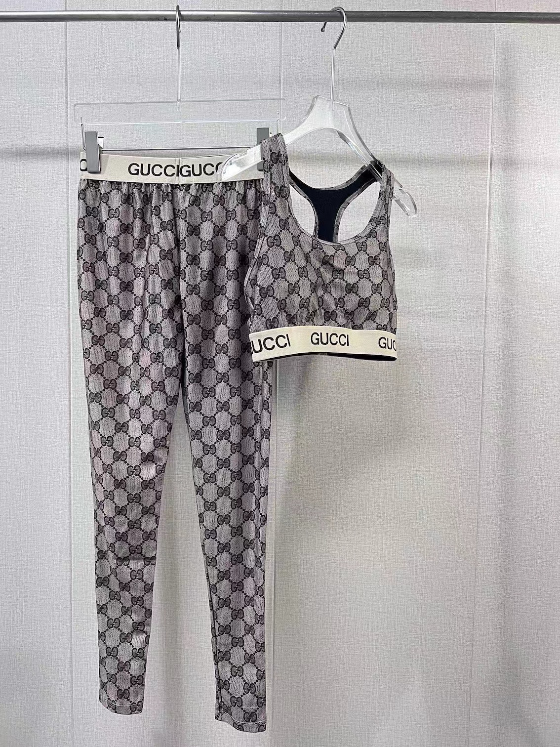 詳細な写真と価格については私に連絡してください。