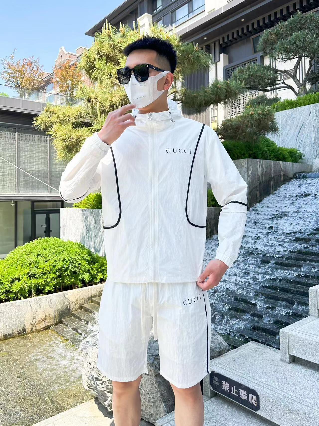 詳細な写真と価格については私に連絡してください。