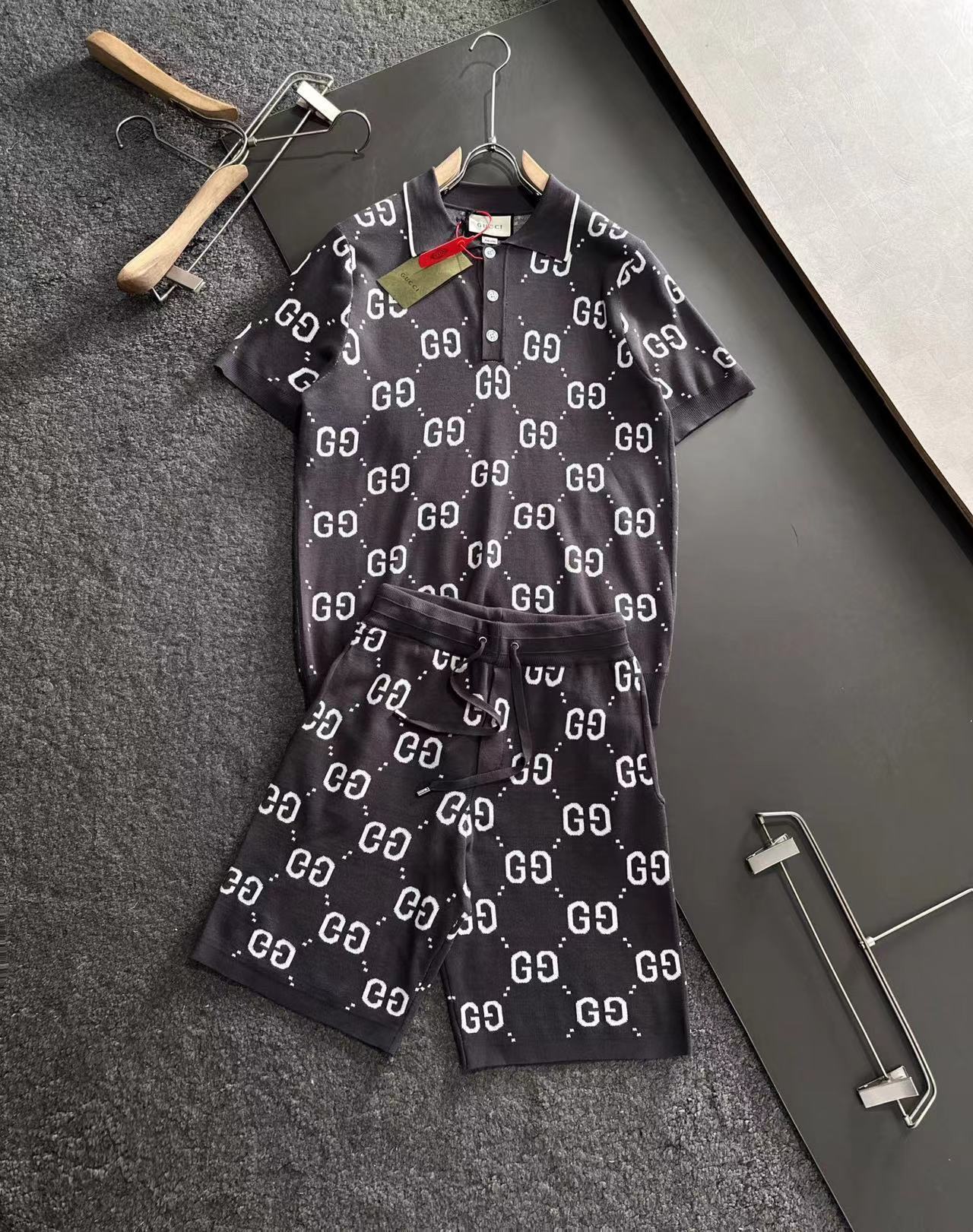 詳細な写真と価格については私に連絡してください。