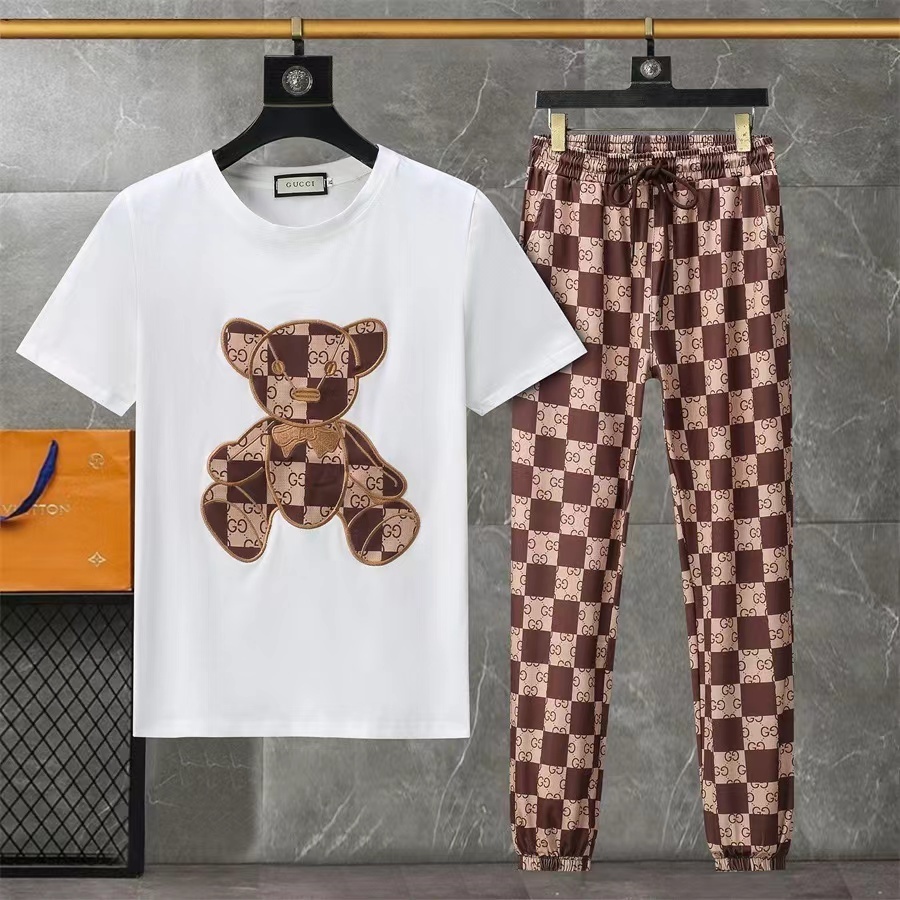 詳細な写真と価格については私に連絡してください。