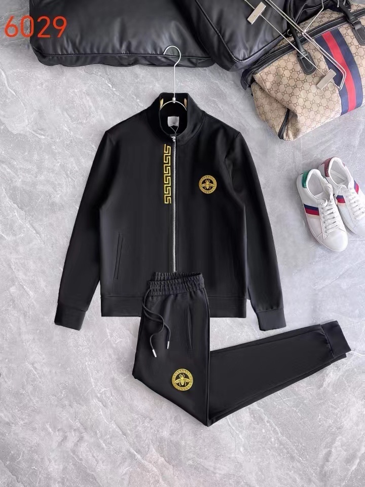 詳細な写真と価格については私に連絡してください。