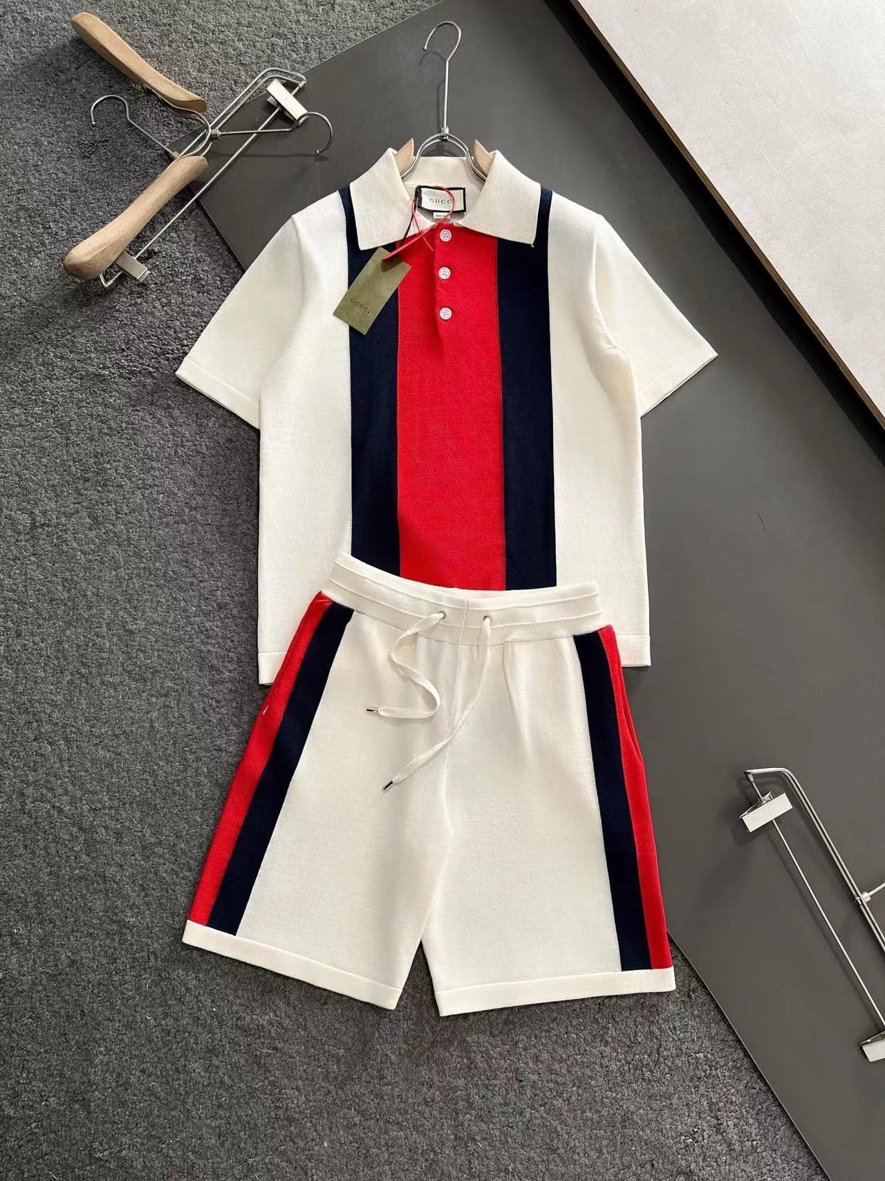 詳細な写真と価格については私に連絡してください。