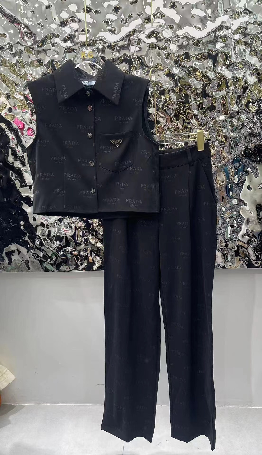 詳細な写真と価格については私に連絡してください。