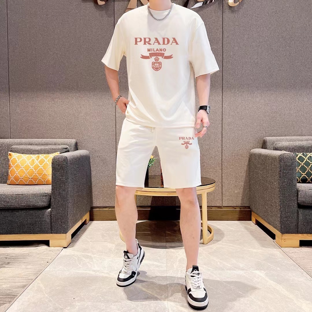 詳細な写真と価格については私に連絡してください。