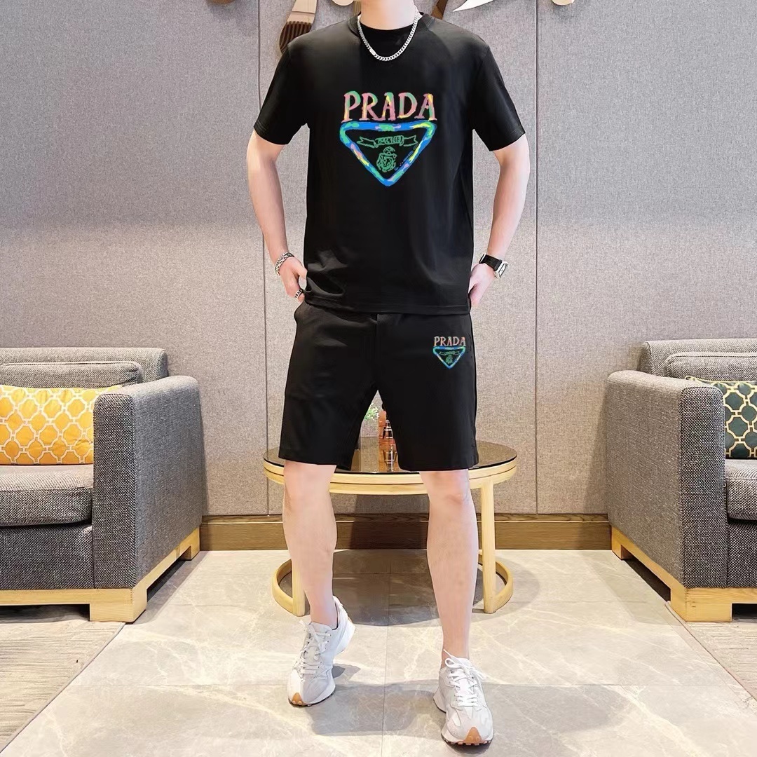 詳細な写真と価格については私に連絡してください。