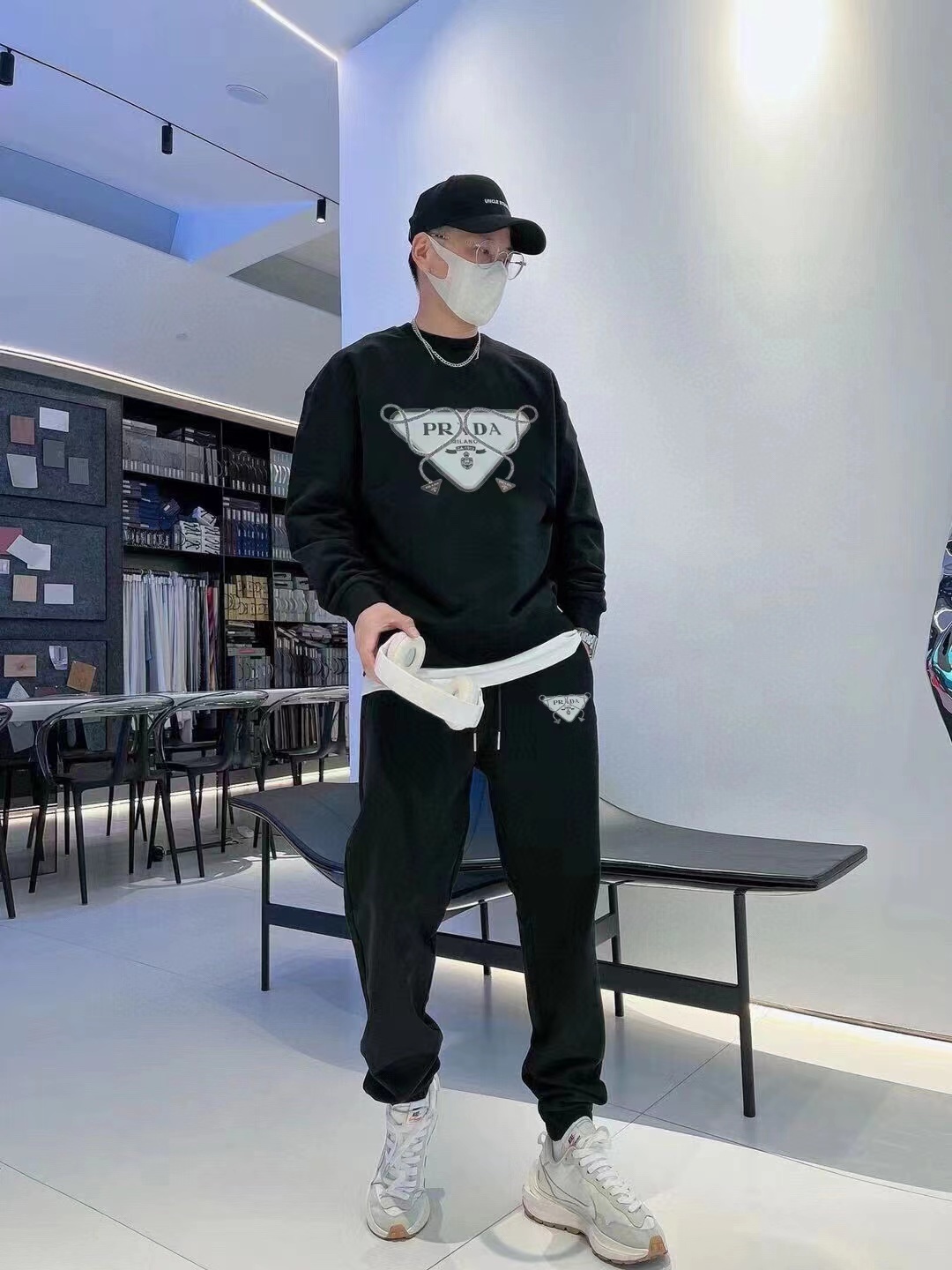 詳細な写真と価格については私に連絡してください。