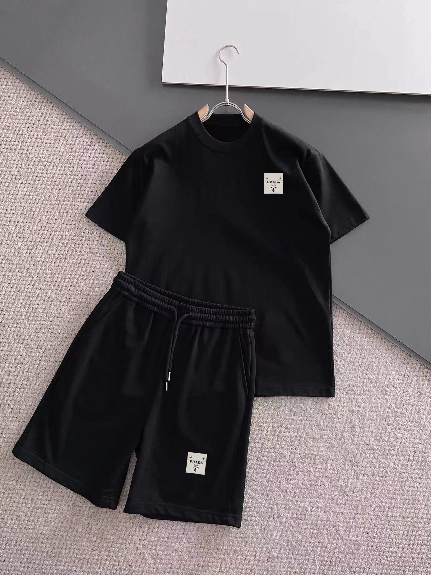 詳細な写真と価格については私に連絡してください。