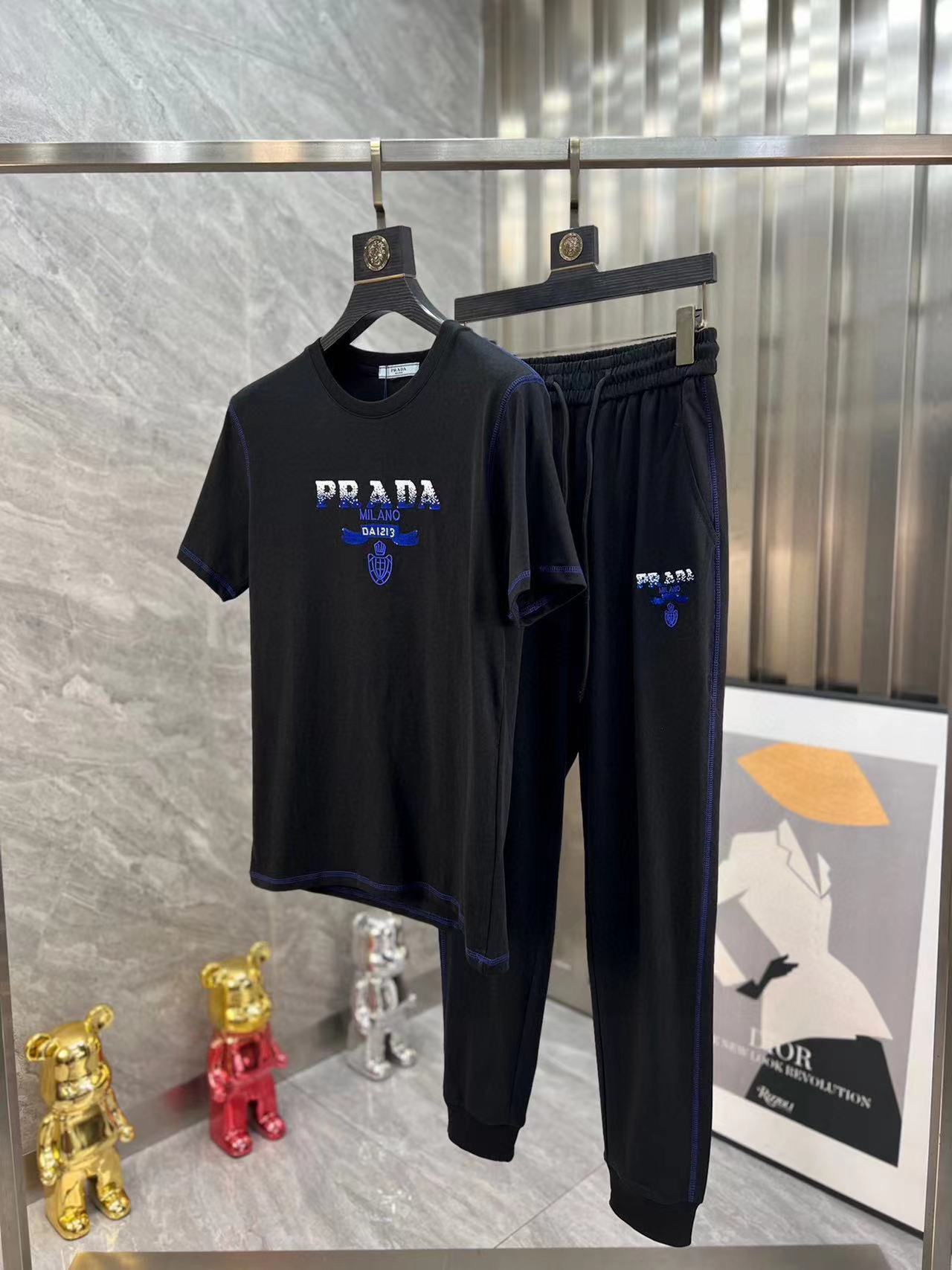 詳細な写真と価格については私に連絡してください。