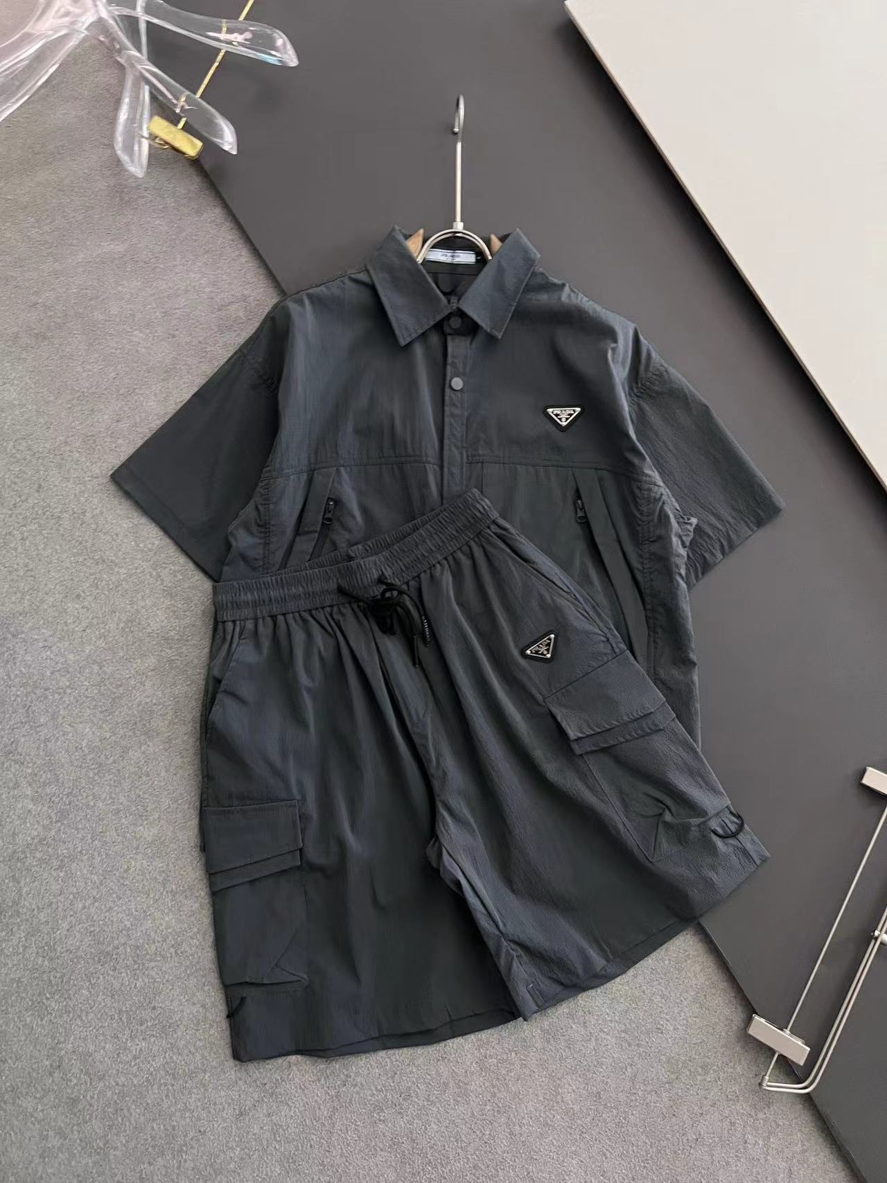 詳細な写真と価格については私に連絡してください。