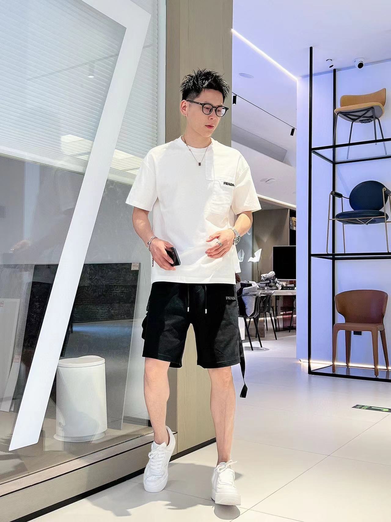 詳細な写真と価格については私に連絡してください。