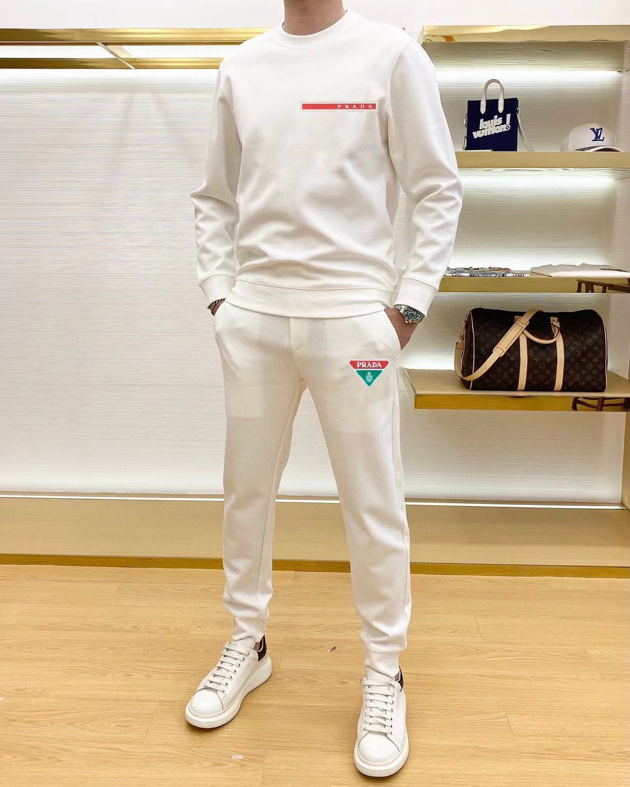 詳細な写真と価格については私に連絡してください。