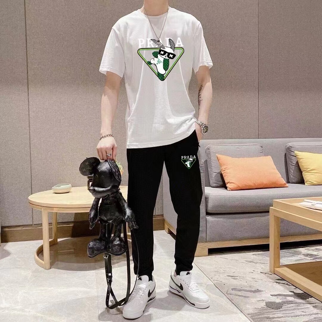 詳細な写真と価格については私に連絡してください。