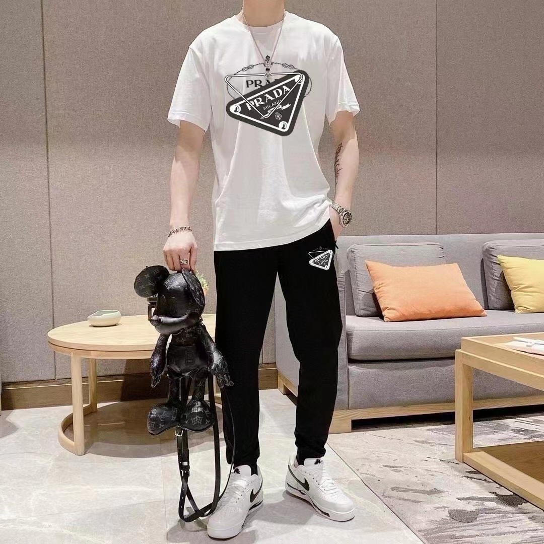 詳細な写真と価格については私に連絡してください。