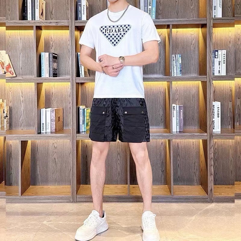 詳細な写真と価格については私に連絡してください。