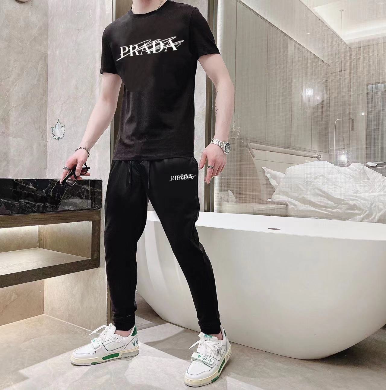 詳細な写真と価格については私に連絡してください。