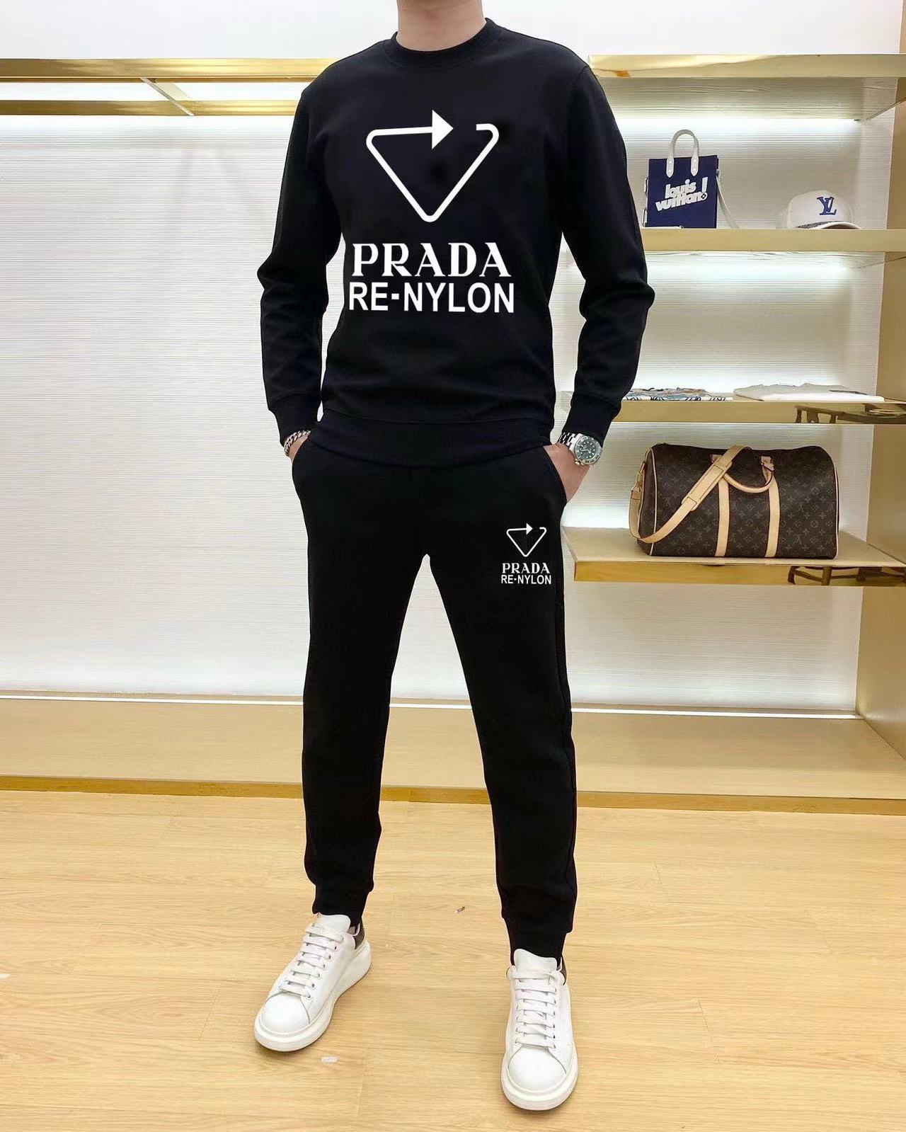 詳細な写真と価格については私に連絡してください。