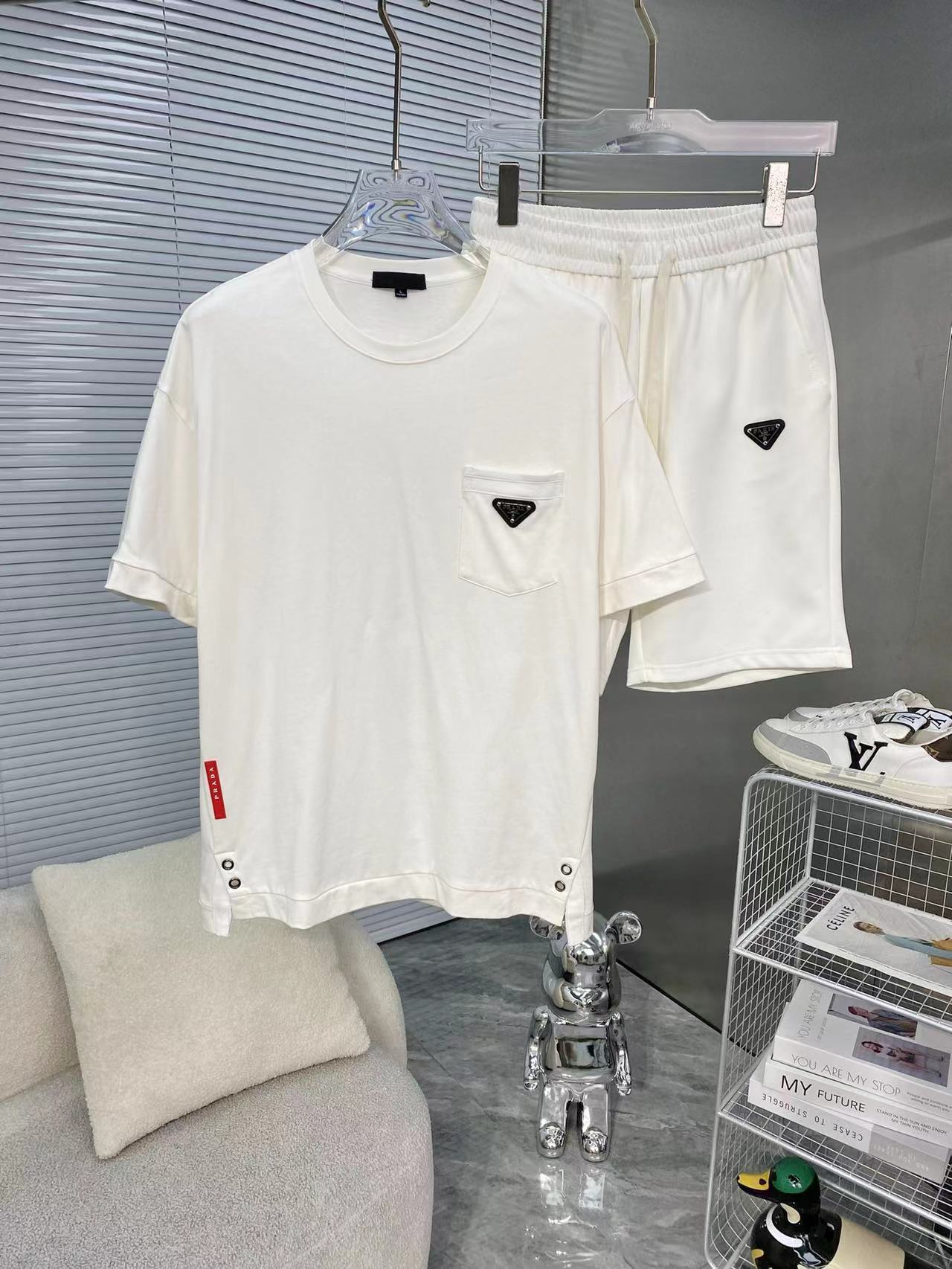 詳細な写真と価格については私に連絡してください。