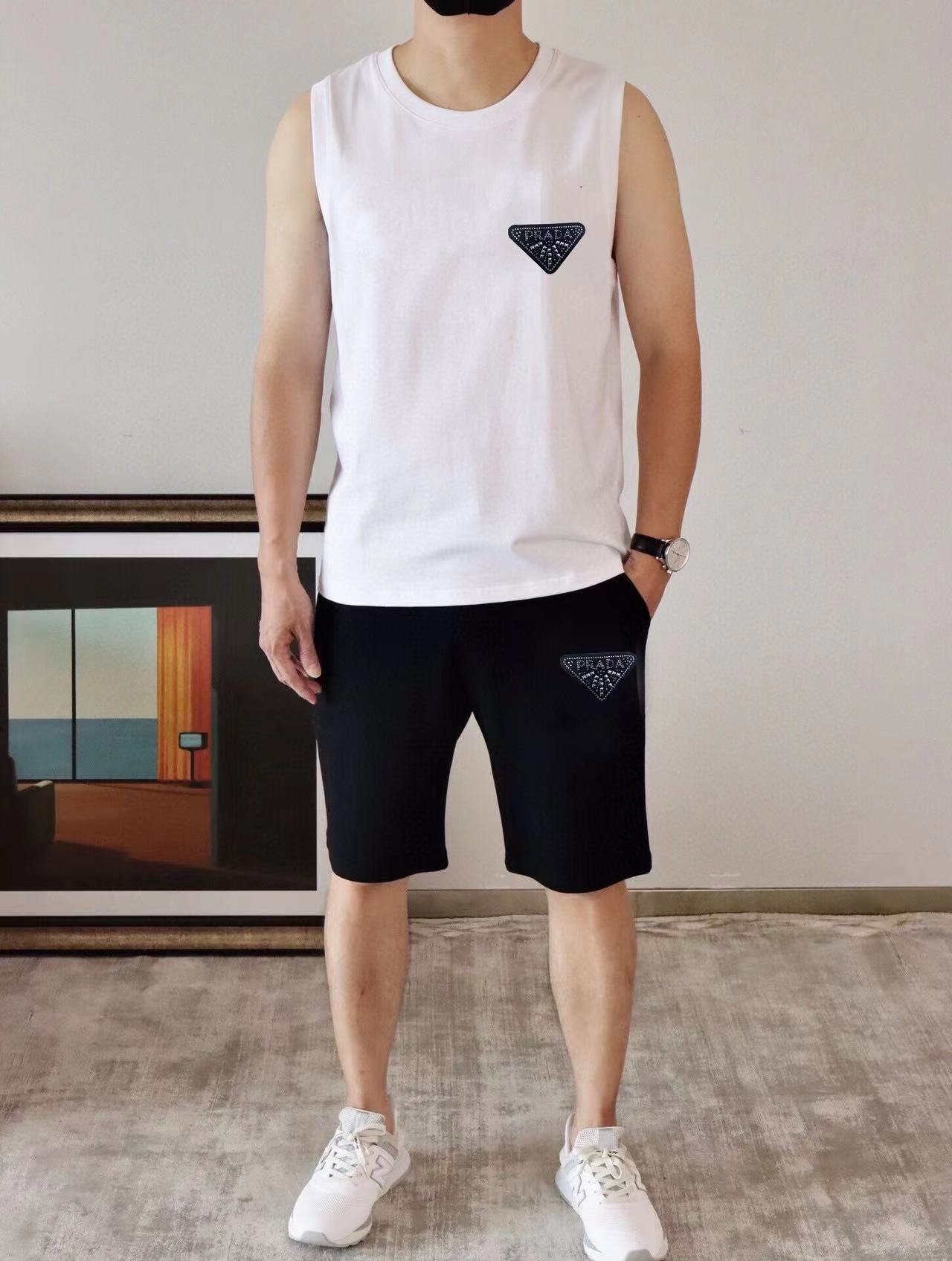 Prada上下スーツ