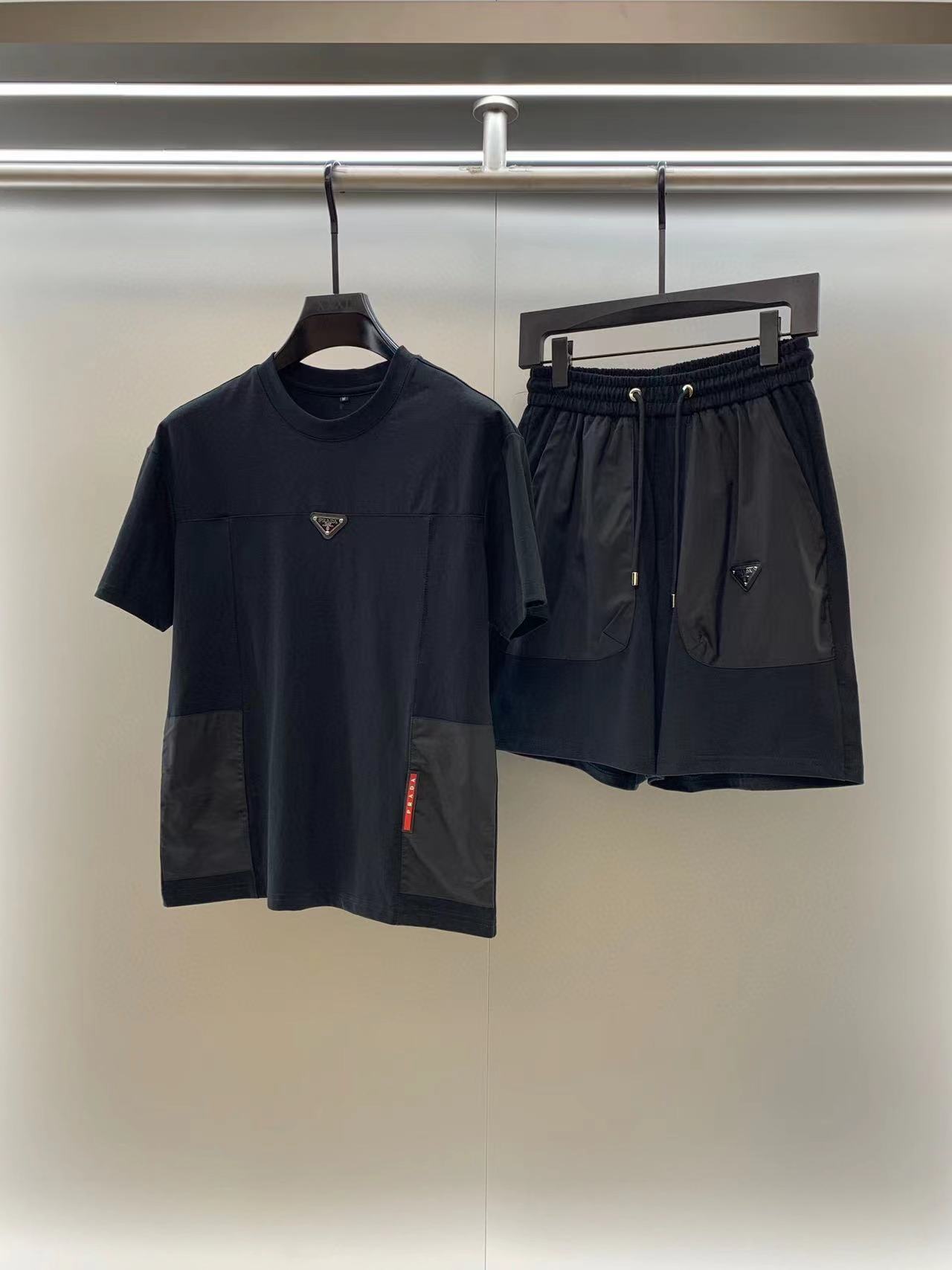 詳細な写真と価格については私に連絡してください。