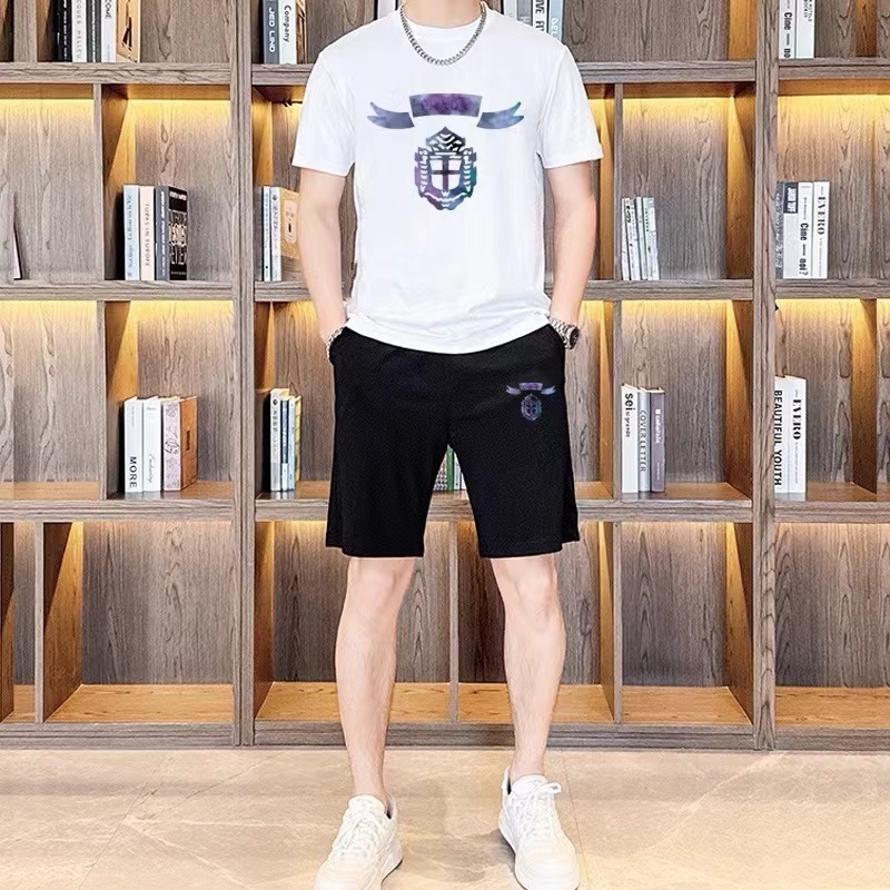 詳細な写真と価格については私に連絡してください。