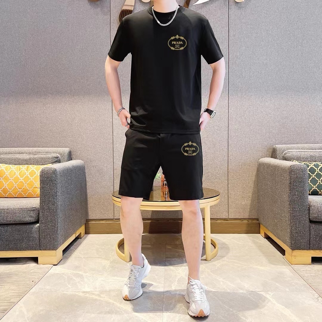 詳細な写真と価格については私に連絡してください。