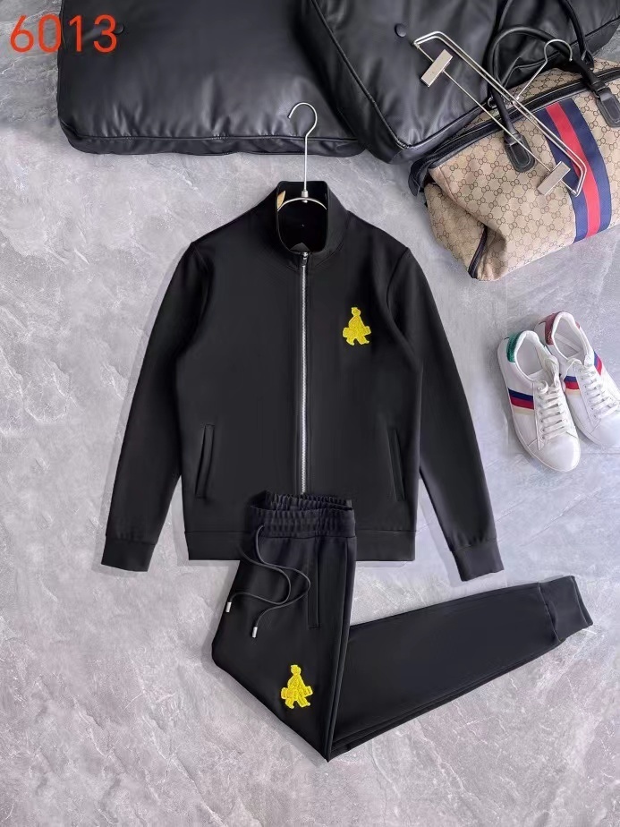 詳細な写真と価格については私に連絡してください。