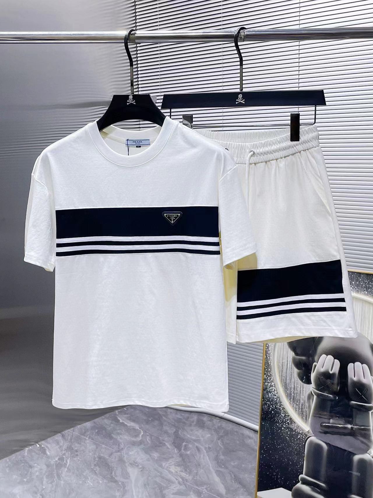 詳細な写真と価格については私に連絡してください。