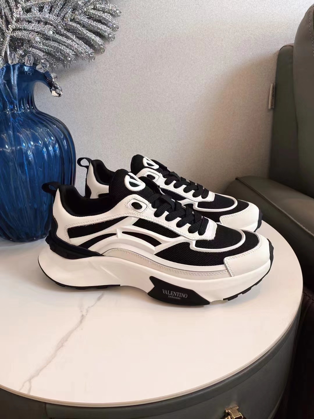 詳細な写真と価格については私に連絡してください。