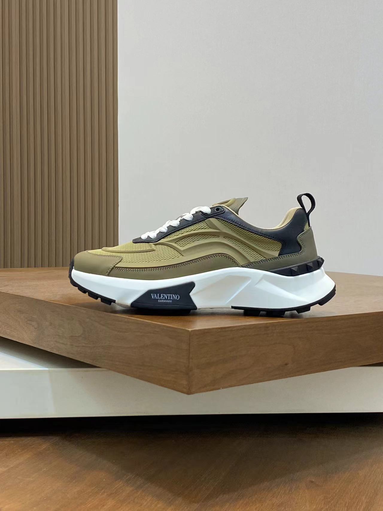 詳細な写真と価格については私に連絡してください。