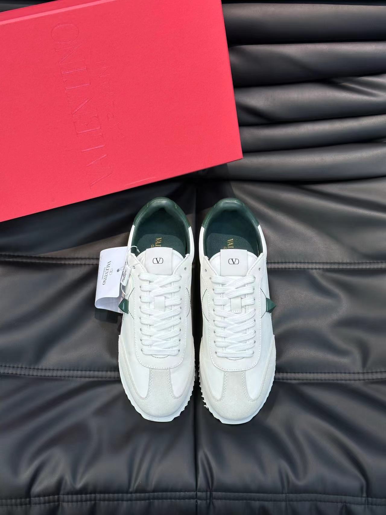 詳細な写真と価格については私に連絡してください。