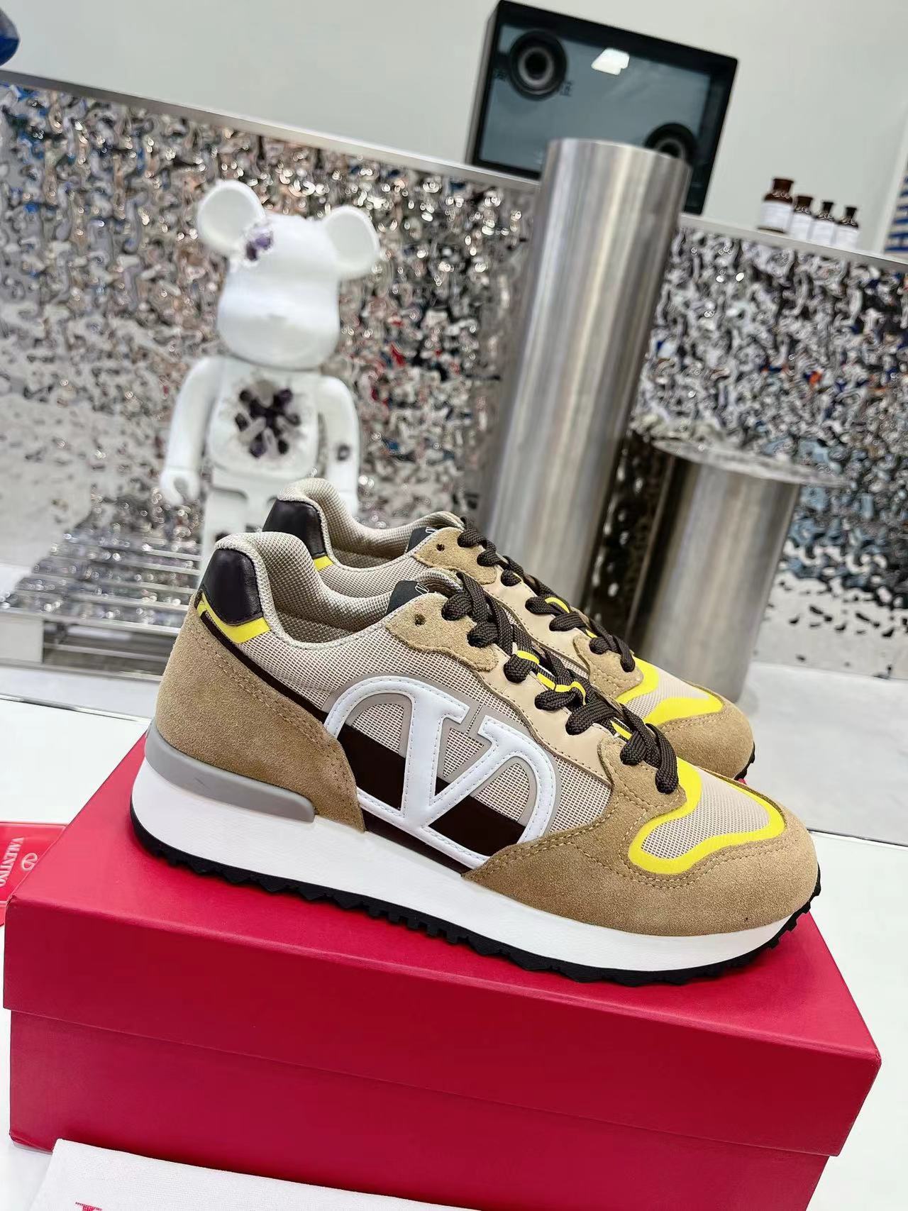 詳細な写真と価格については私に連絡してください。