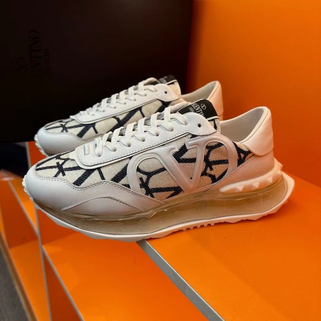 詳細な写真と価格については私に連絡してください。