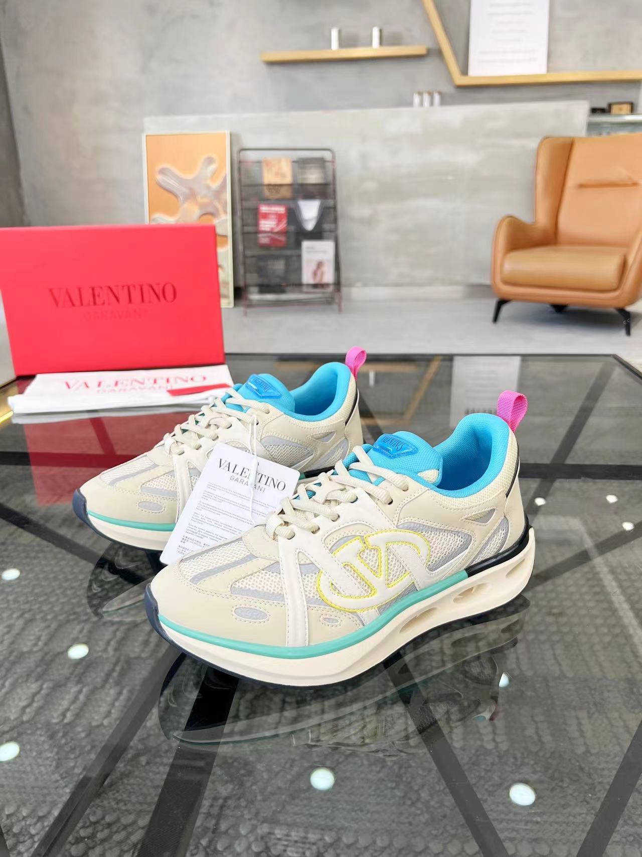 詳細な写真と価格については私に連絡してください。