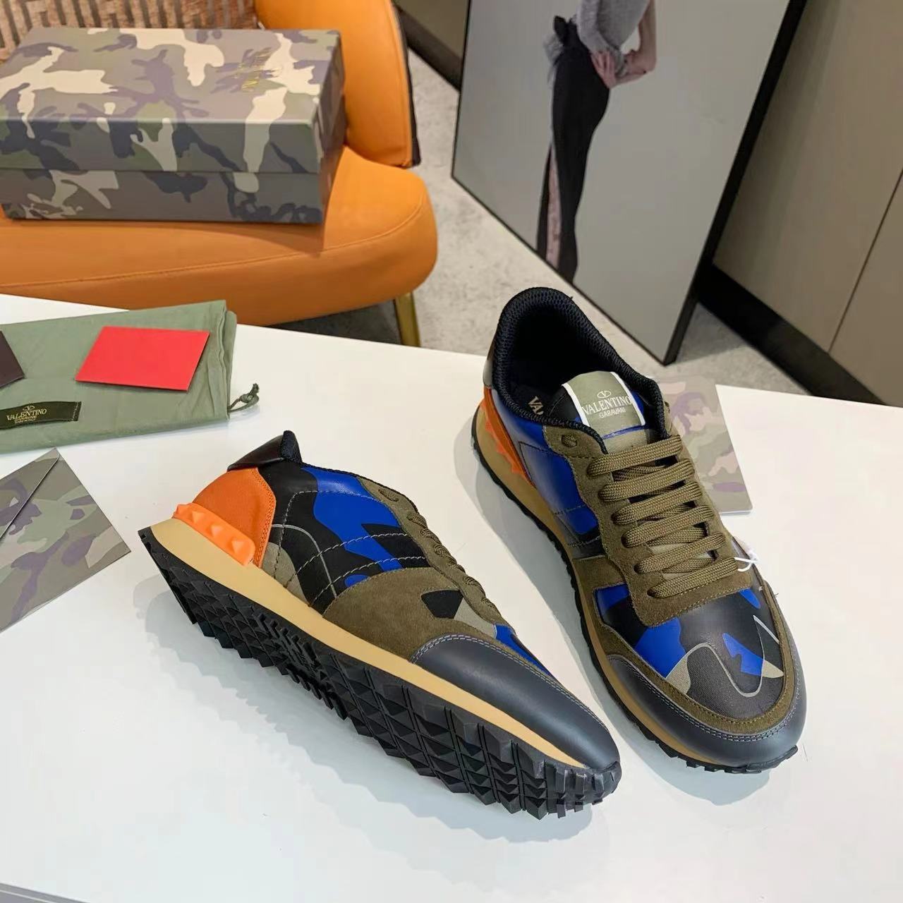 詳細な写真と価格については私に連絡してください。