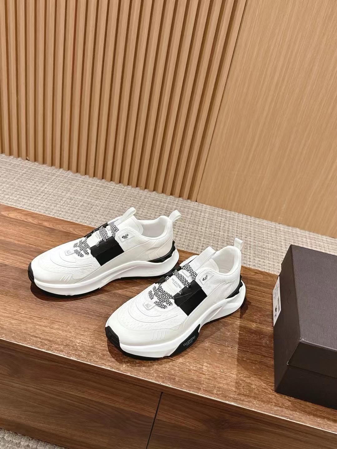 詳細な写真と価格については私に連絡してください。