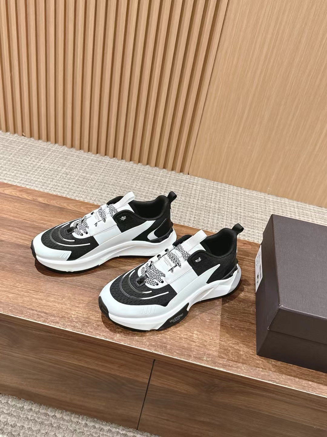 詳細な写真と価格については私に連絡してください。