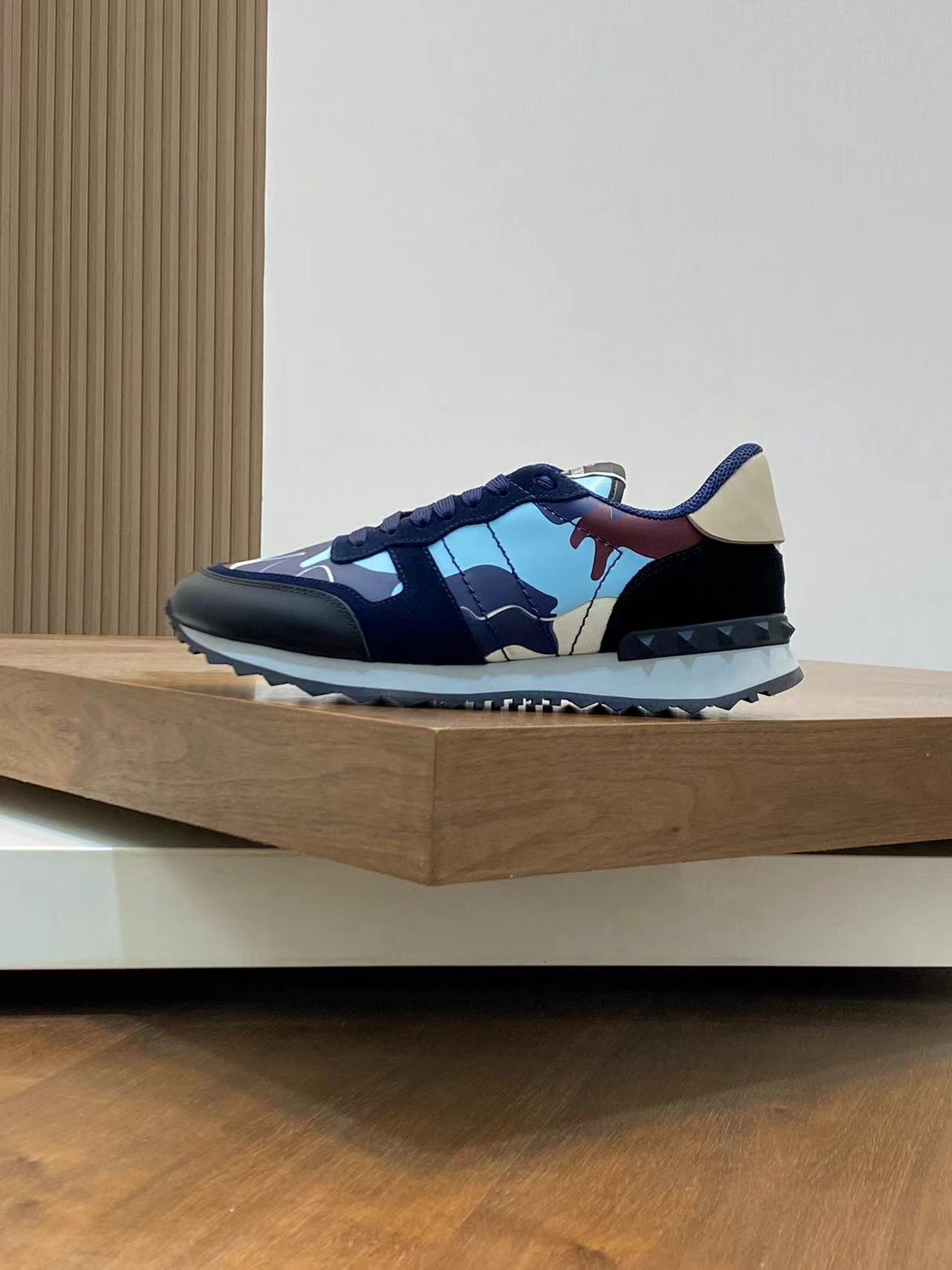 詳細な写真と価格については私に連絡してください。