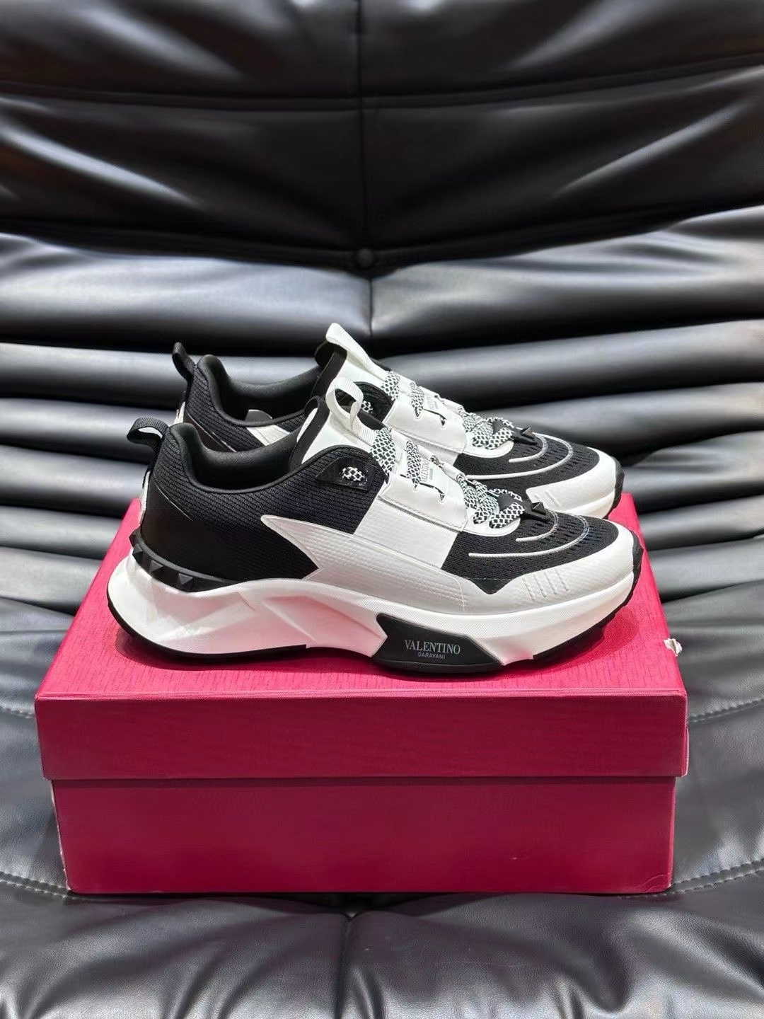 詳細な写真と価格については私に連絡してください。