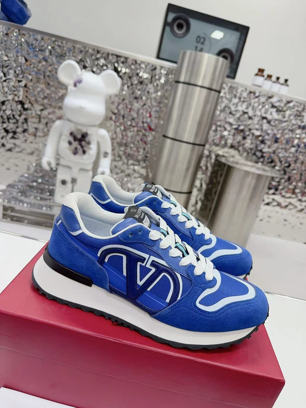 詳細な写真と価格については私に連絡してください。