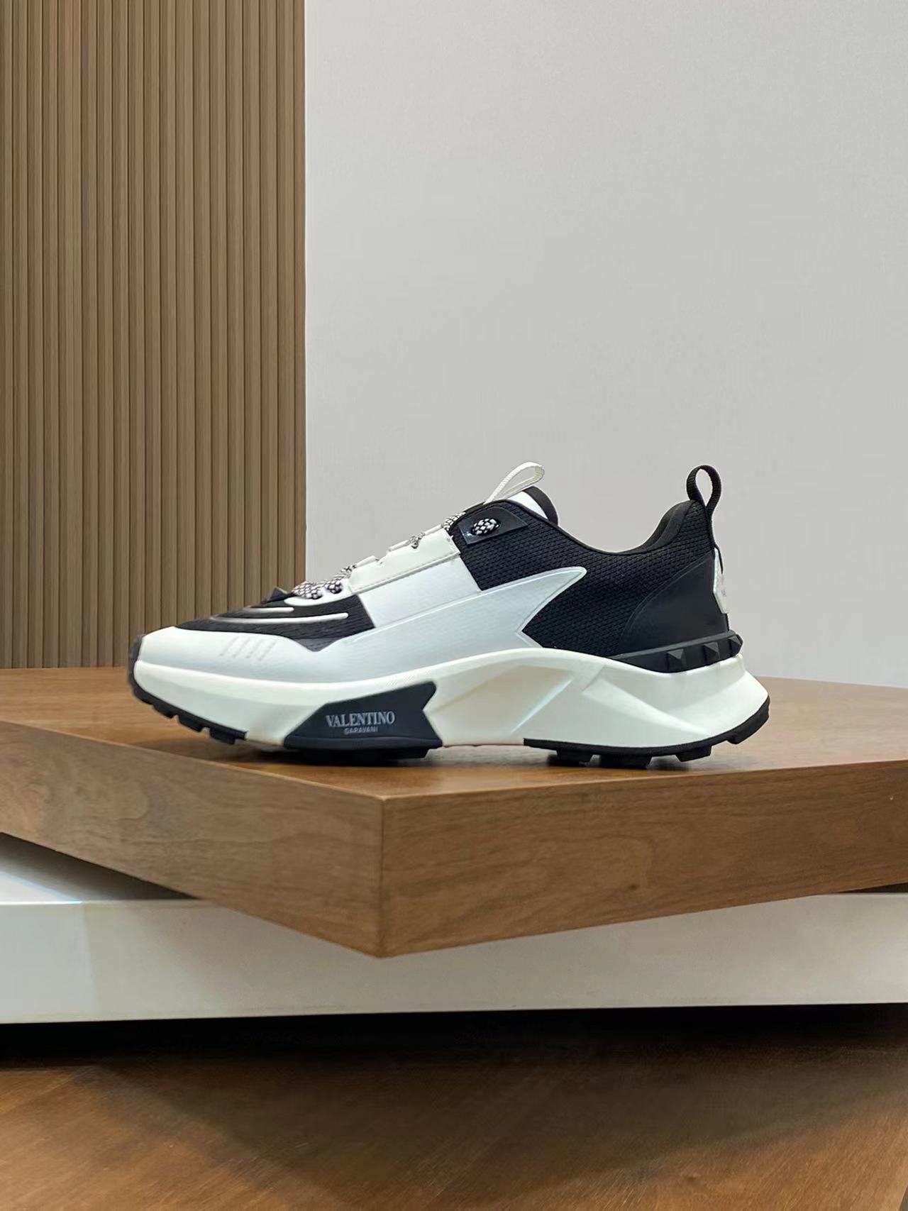 詳細な写真と価格については私に連絡してください。